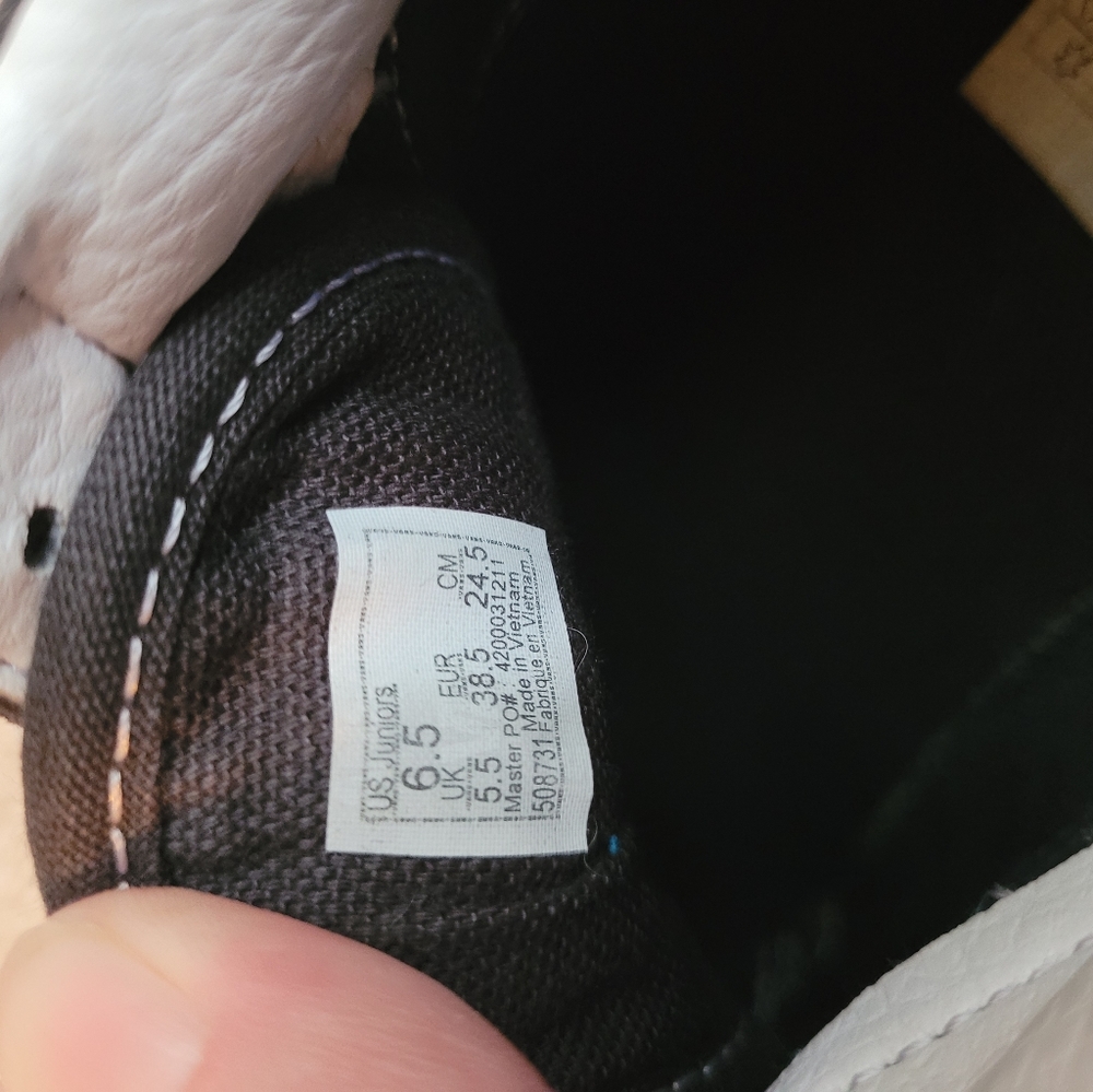 Vans - Picture 4 of 4